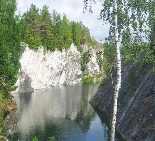 Нетерпеливая вода Неслась неведомо куда В исканьях берега крутого Удачей - фото 3