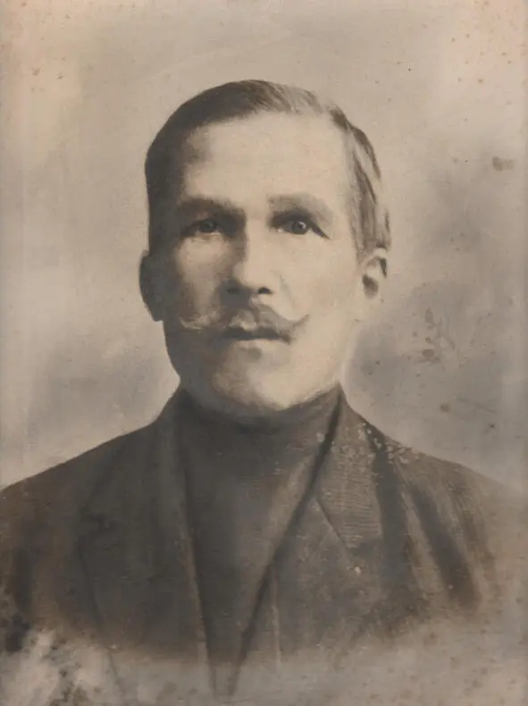 дедушка Катугин Иван Егорович 18771956 мастер железнодорожных мастерских в - фото 1