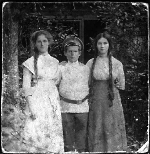 Дети ВВ Добронравина Лида Лиза Костя Фотографии из архива Добронравиной - фото 22