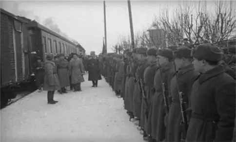 Так курсантский батальон эшелоном отправлялся на фронт не позиционированный - фото 30