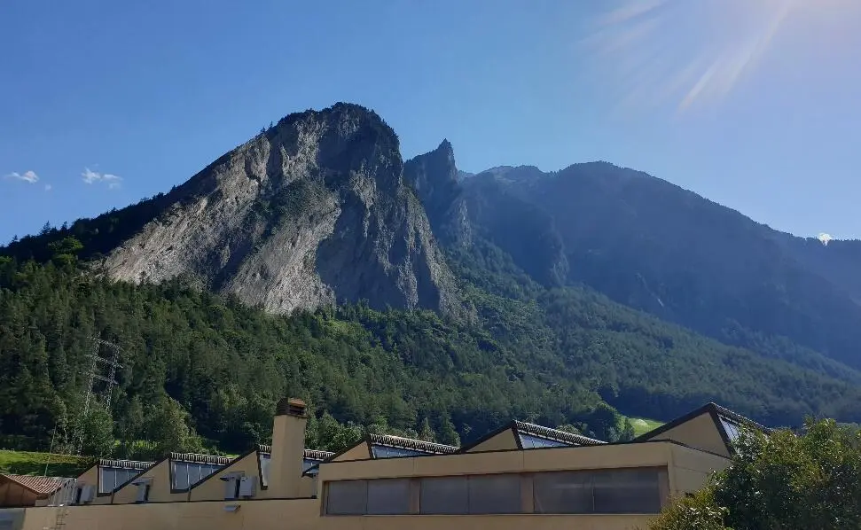 Самые высокие горы в Швейцарии как и у нас покрыты снежными шапками даже - фото 2