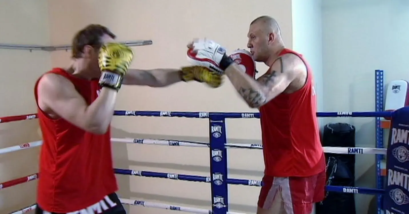 20110623 Moscow RUS VIPRAMTL GYM Radu Sprighel NYC USA hold at pads - фото 40