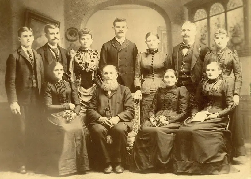 Американская семья из Орегона ок 1892 В их одежде вероятно сочетались - фото 80