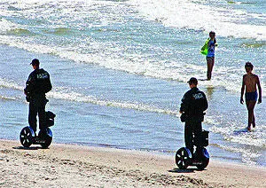 Segway находит все новых поклонников Недавно двухколесными хайтекскутерами - фото 11