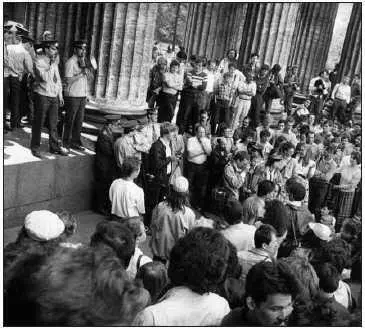 Ленинград 28 мая 1988 г Демократы против 6й статьи 1989 г ГЛАВА ВОСЬМАЯ - фото 49