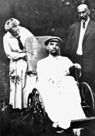 Ленин в Горках 1923 г Став генеральным секретарем ЦК партии большевиков - фото 19