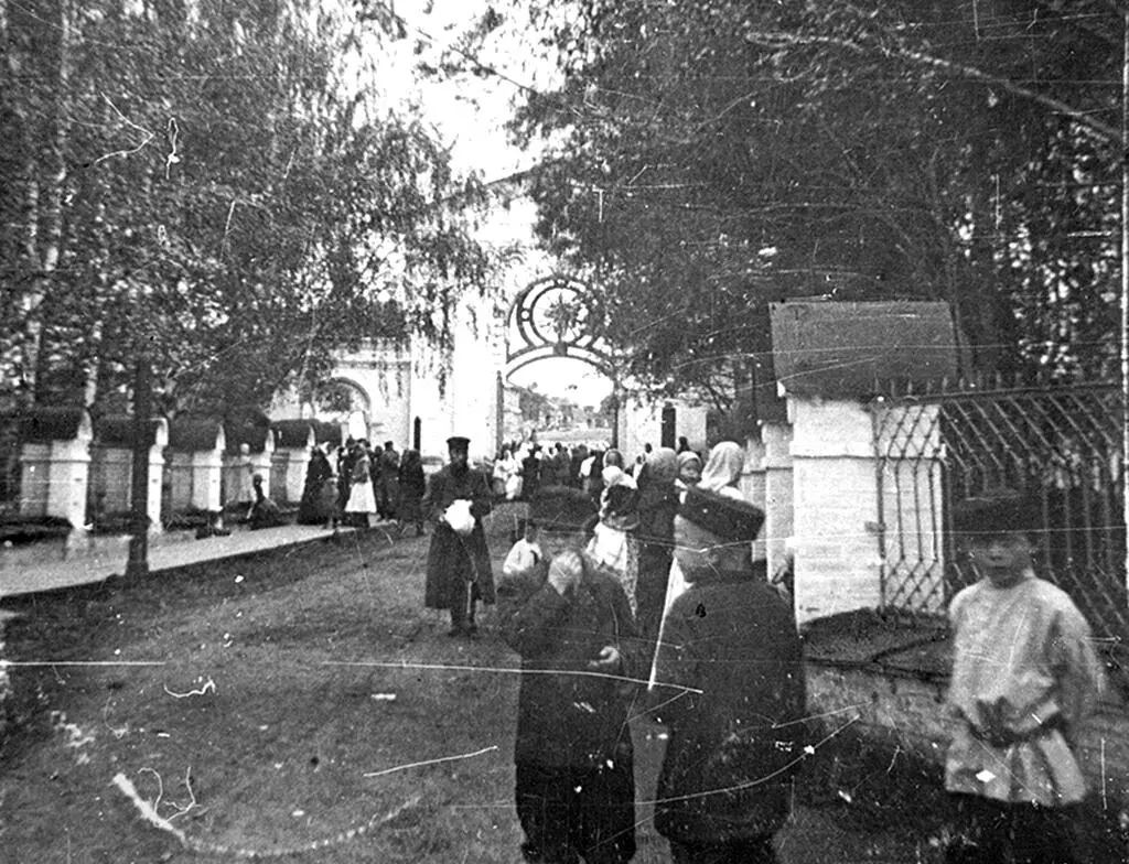Загадка дома со львами В городе Слободском особое внимание обращает на себя - фото 9