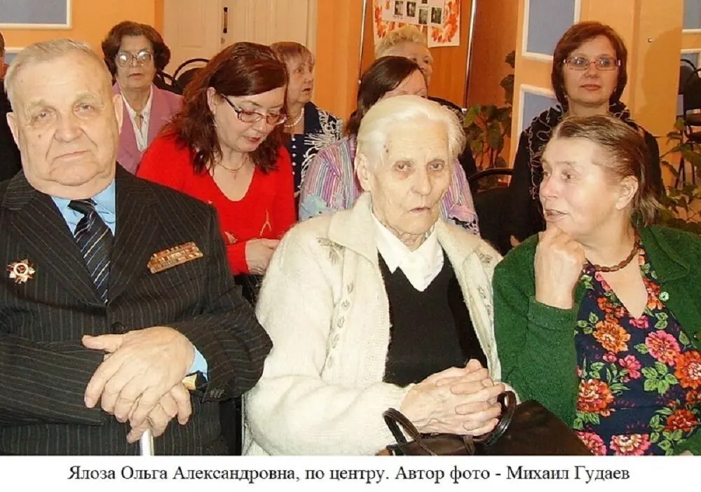 Удивительно энергичная для своих 80 лет быстрая в движениях и открытая в - фото 25