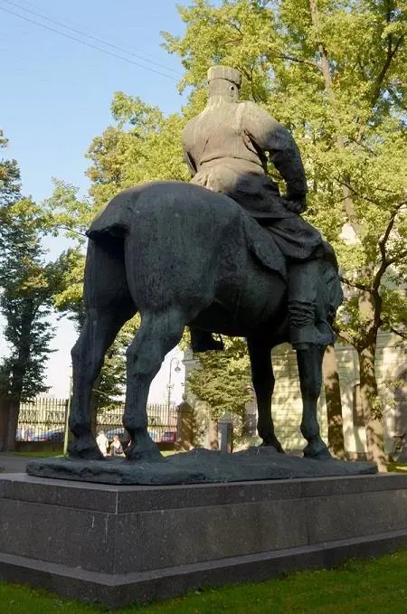 Народ действительно шутил вовсю Хрестоматийным стал стишок Стоит комод На - фото 34