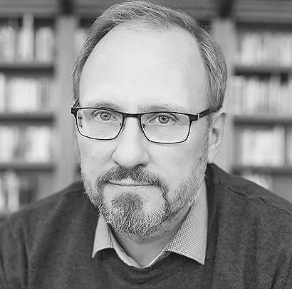 Поэт переводчик публицист член Союза писателей России Родился в 1964 году в - фото 5