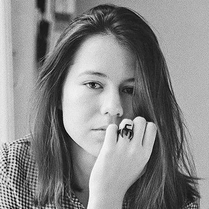 Родилась в 1992 году в Москве Сейчас занимается маркетингом ведет подкаст о - фото 7