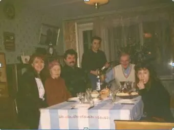 Уже без мамы Ирина баба Лиза Володя Митя папа Толя Маша 1994 Московские - фото 14