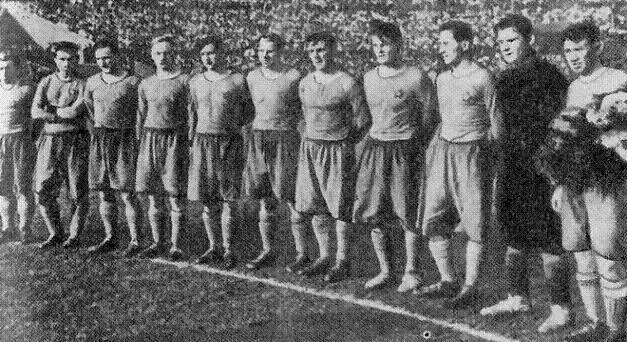 Команда ЦДКА финалист кубка СССР 1944 года Справа налево Г Федотов - фото 8