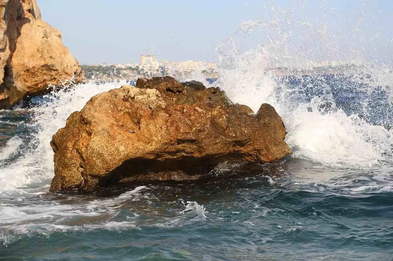 Fig 124 Two of Disks Sea surf A wave striking a cliff 29 29 Downloaded - фото 21