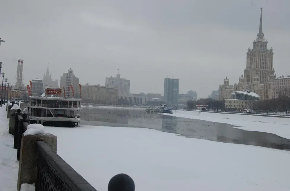 На том же месте 60 лет спустя Мой брат Сережа в центре Если уж сразу - фото 3