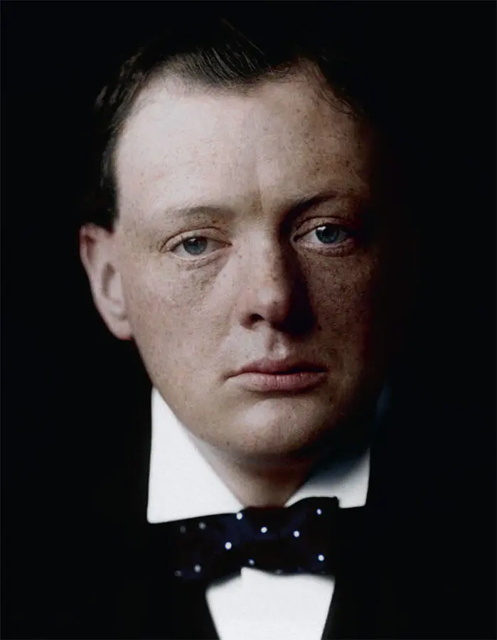 В 1911 г Уинстон Черчилль занял пост первого лорда Адмиралтейства и оказался в - фото 10