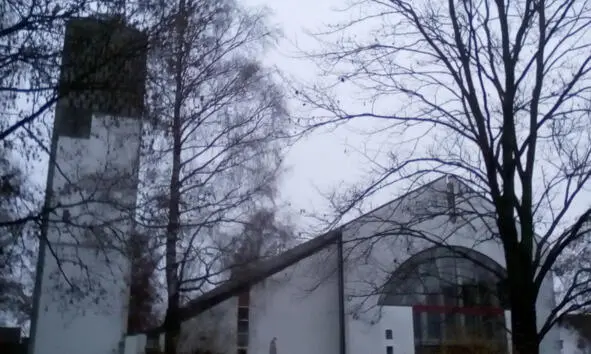 Напротив памятника оказался храм Решил зайти внутрь посмотреть ну и согреться - фото 11