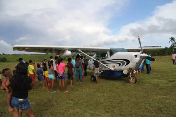 Встреча Сессны в Пакоа Как обычно это бывает в Амазонии прилетевший самолет - фото 17