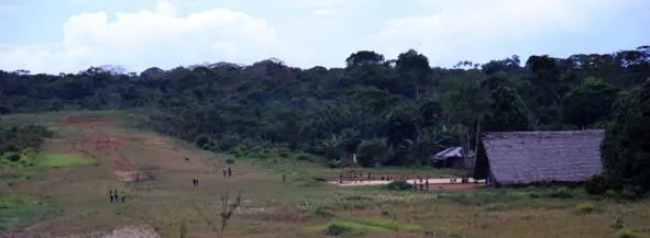 Вид на взлетнопосадочную полосу в Пакоа Апапорис и Хирихиримо Наконец около - фото 27