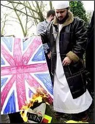 British Muslims patriotism После взрывов в метро англичане повели себя как - фото 37