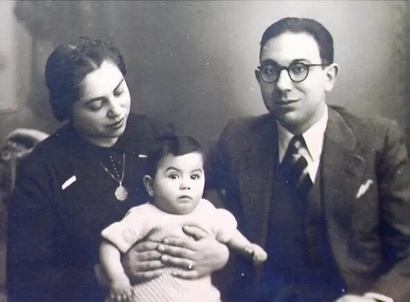 Родители Стеллы Семью арестовали в 1943 году отец оказался в Бухенвальде а - фото 2