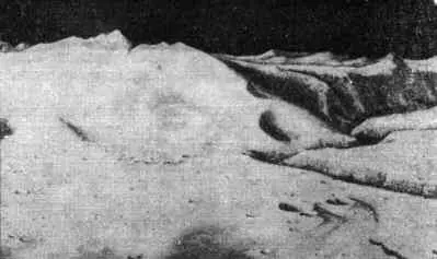 Рис 443 Вид с севера на место посадки Apollo15 Гора Handley Delta - фото 250