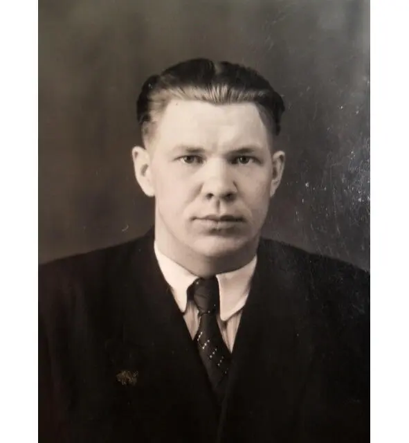 Директор Заингирьской школы ЮВНовиков 1959 год Директор Обелевской - фото 22