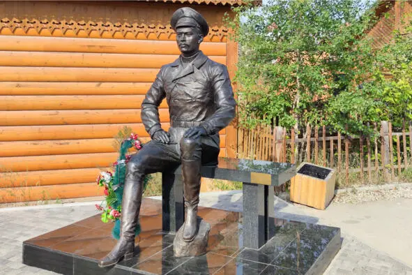 Памятник Степану Аржакову Фрагмент дороги вымощенной чурбаками - фото 14