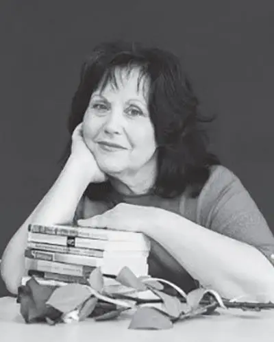Галина Анатольевна Богдан творческий псевдоним Лина Богданова родилась в - фото 11