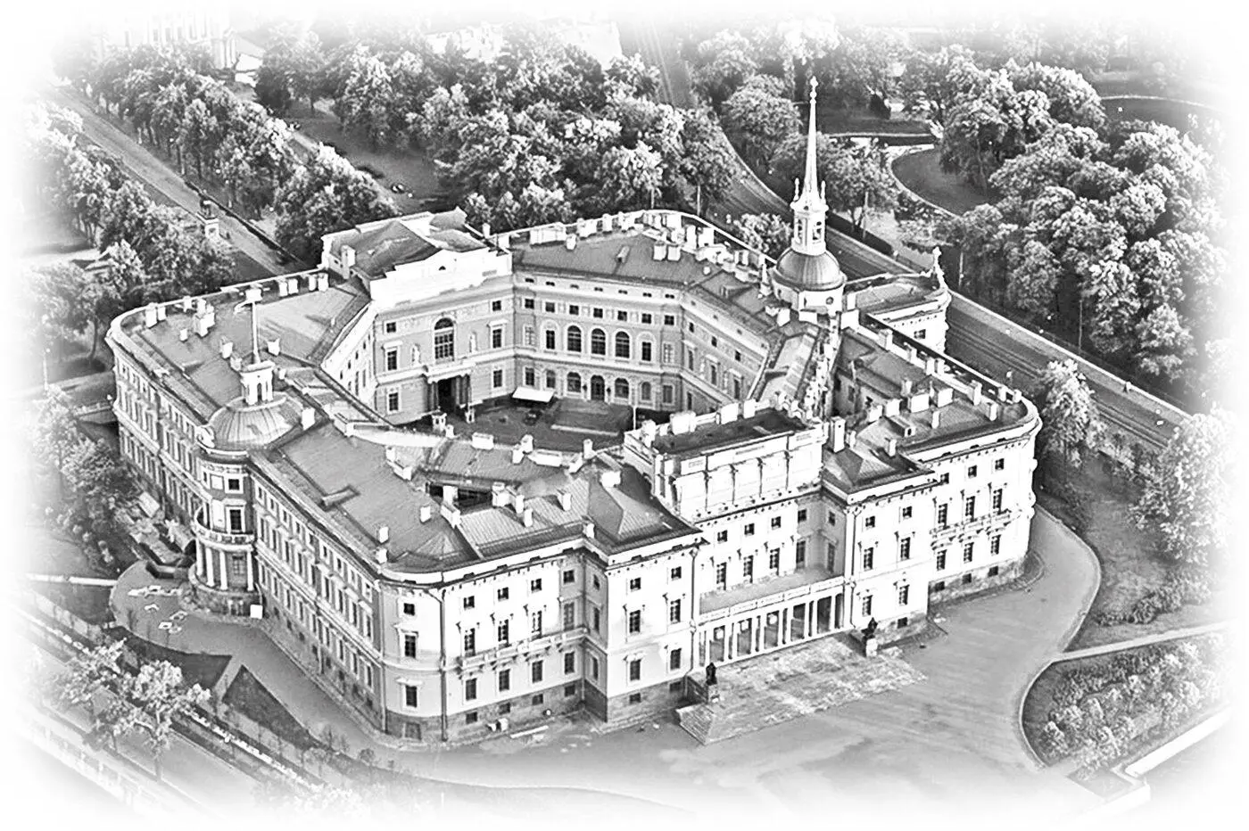 Михайловский замок в СанктПетербурге Экий богатырь оценила новорожденного - фото 2
