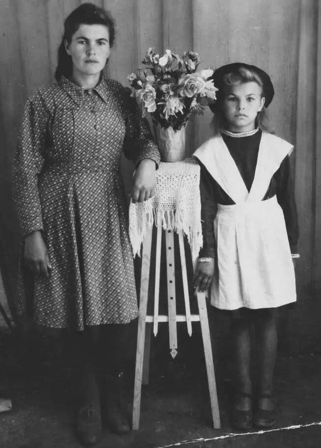 Сёстры Евдокия и Галина Все бабусины дети помогали бабусе а когда она - фото 27