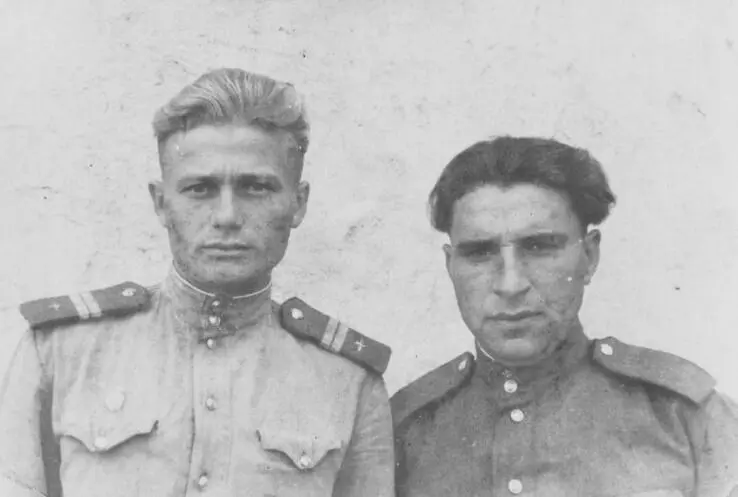 Лётчики Когда папка пришел из армии в 1953 году в 1954 году родилась я - фото 9