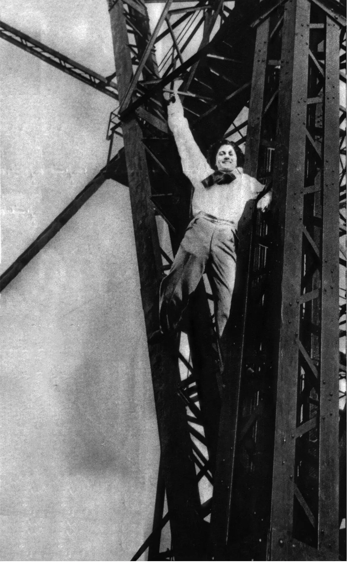 Карола Неер на берлинской радиобашне 1926 Следующая встреча Беньямина и Брехта - фото 7