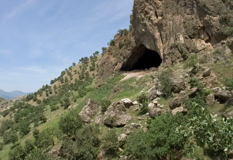 Пещера Шанидар в горах на северовостоке Ирака фото из статьи Википедии - фото 5
