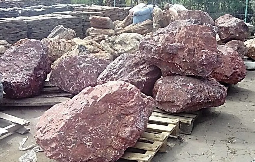 Рис 39 Красная яшма на базе камней Рис 310 Русло ручья берега яшма и - фото 39