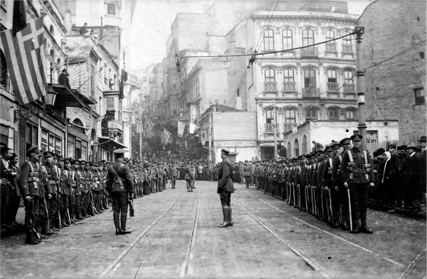 Британский военный контингент на построении в Галате Январь 1919 Много - фото 27