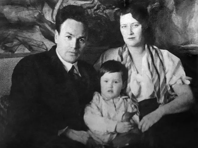 Наталья Касаткина с родителями Агнией Александровной и Александром - фото 10