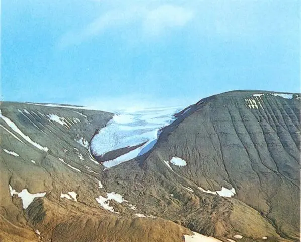 Ледниковый язык Конгсфьорд один из красивейших уголков архипилага - фото 25