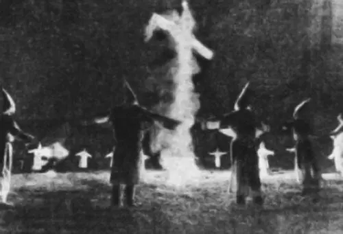 Суд Куклуксклана Согласно одной из версий название Куклуксклану одной - фото 71