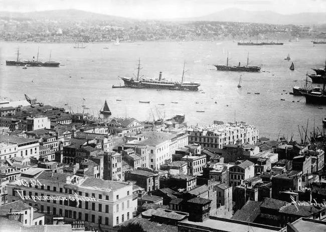 Вид на Босфор и Скутари 1915 Проплываем самую узкую часть Босфора Здесь - фото 17