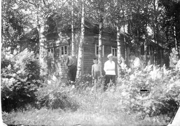 Дом Богдановых в усадьбе Оловенец Фото 1929 года Богданов Михаил Сергеевич - фото 7