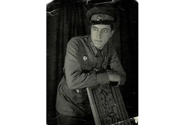 Лейтенант Шамиль Аминович Агишев 19221943 За несколько месяцев службы около - фото 11
