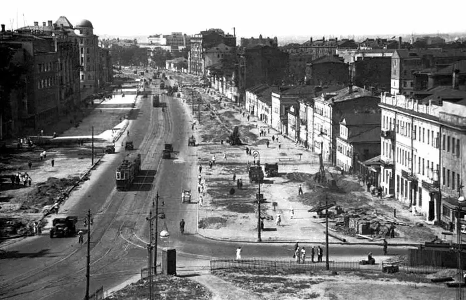 1935 г Вид на Большую Садовую со стороны Триумфальной площади Исчезли - фото 26