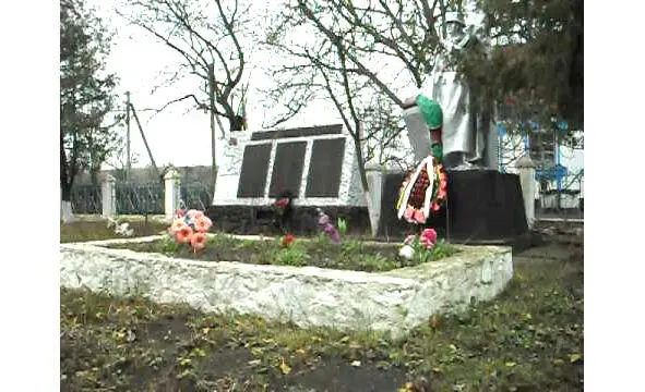 Фото братской могилы в с Васильково Шполянского района Украины В этих боях - фото 49