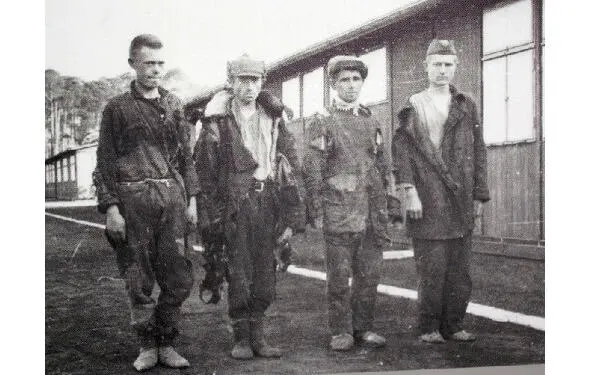 Пленные красноармейцы в КЦ Заксенхаузен в августе 1941 г Информация к фото с - фото 68