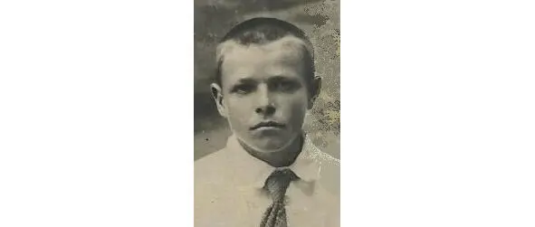 Маринин Иван Васильевич Родился в 1924 г в с Вечное Рост 160 см волосы - фото 73