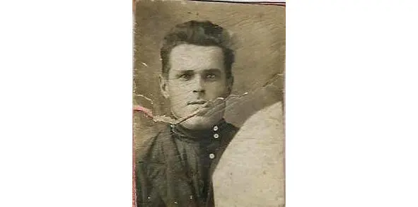 Маханов Иван Леонтьевич Родился в 1910 г на х Дукмасов Член ВКП б - фото 76