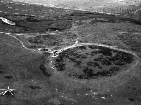 Укрепленное поселение Аландское Снимок с вертолета 1999 г Укрепленное - фото 1