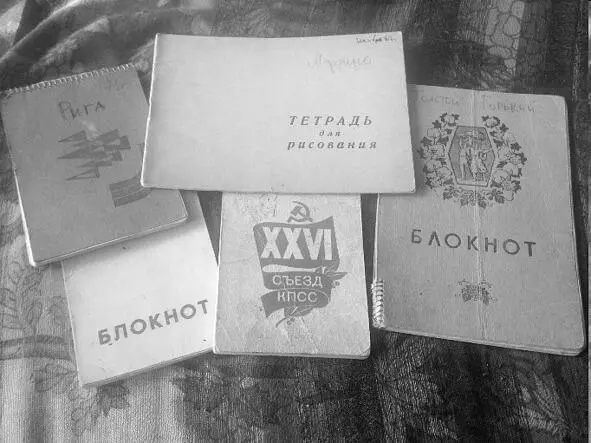 В течение всей жизни Моисей Семёнович бесконечно много рисовал рисовал везде - фото 36