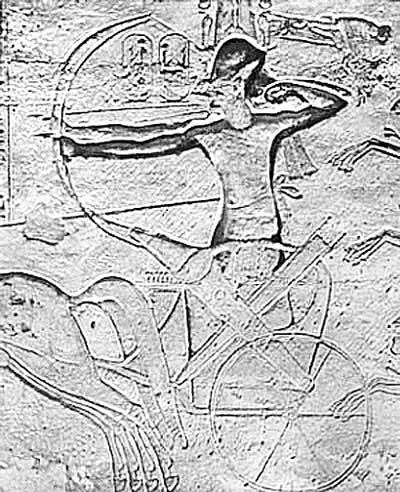 Рамсес II повергает врагов в битве при Кадеше Рельеф храма в АбуСимбел Есть - фото 3